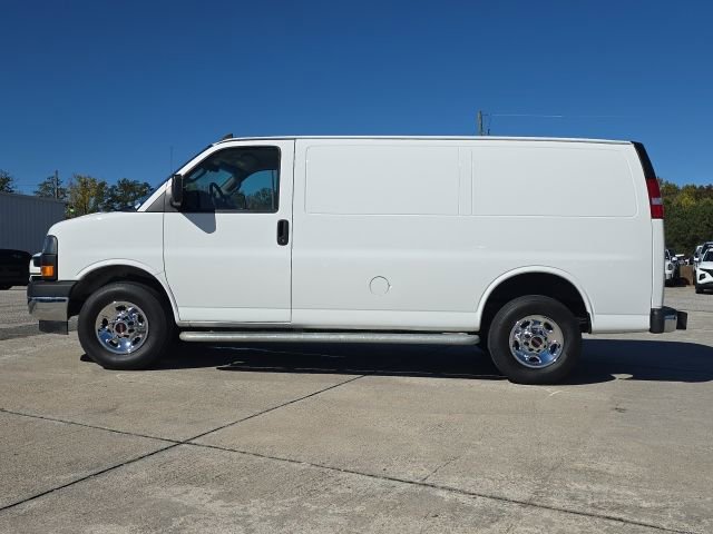 Used 2024 GMC Savana 2500 w/ Driver Convenience Package image 2