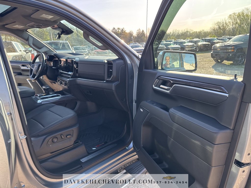 Certified 2025 Chevrolet Silverado 1500 LTZ AWD/4WD image 29