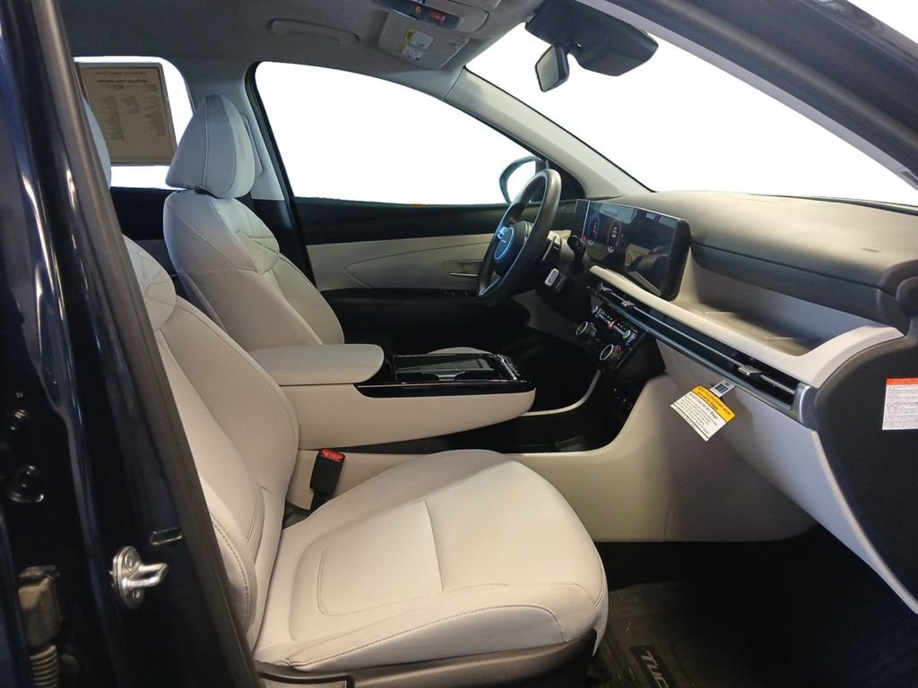 Used 2025 Hyundai Tucson Blue AWD/4WD image 9