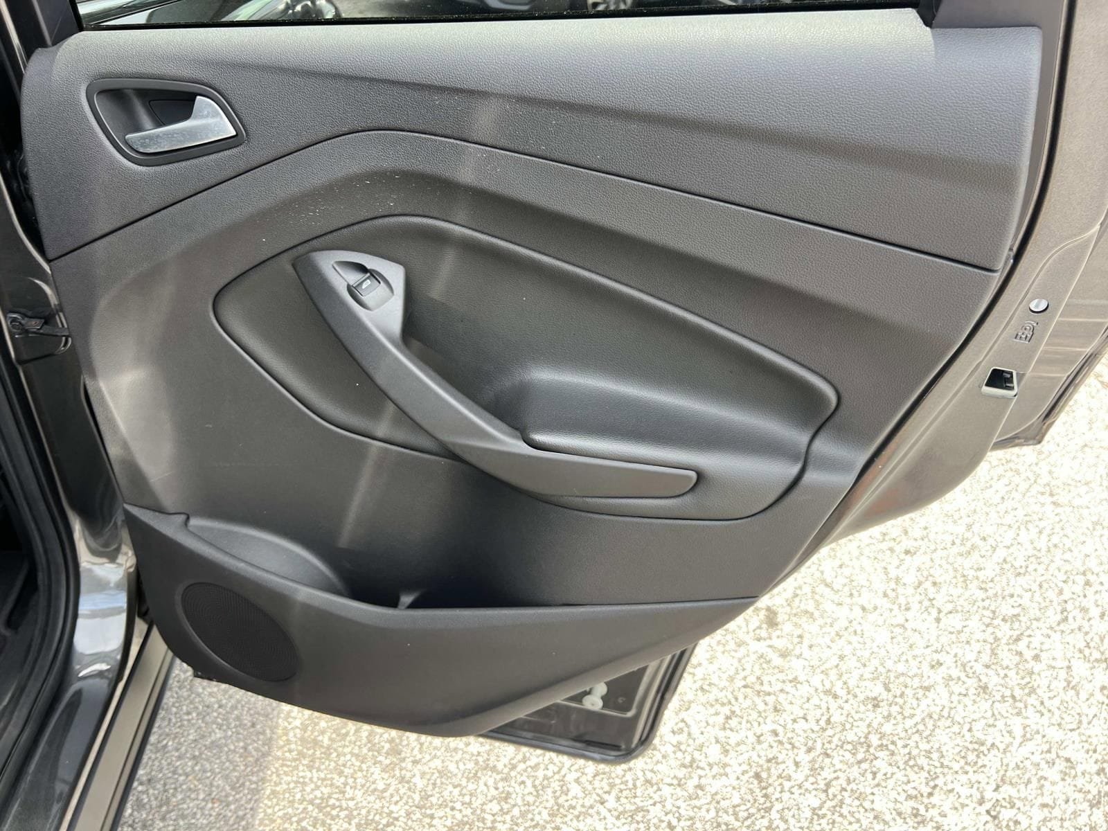 Used 2015 Ford Escape SE FWD image 16