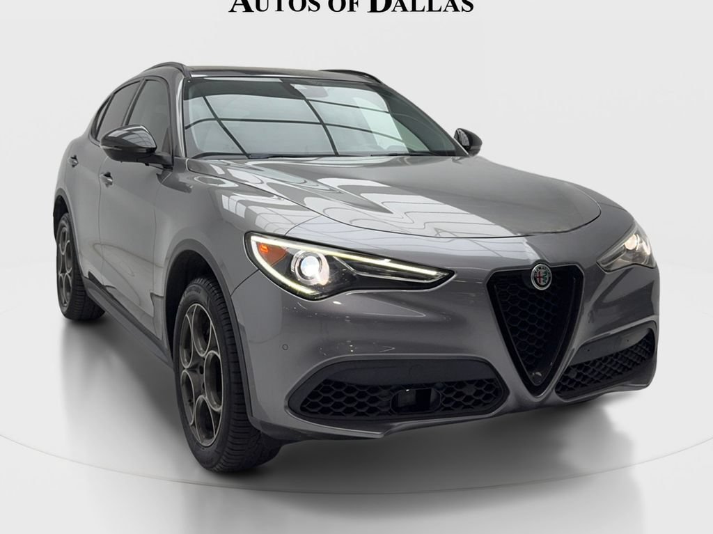 Used 2021 Alfa Romeo Stelvio Sprint w/ Nero Edizione RWD image 2