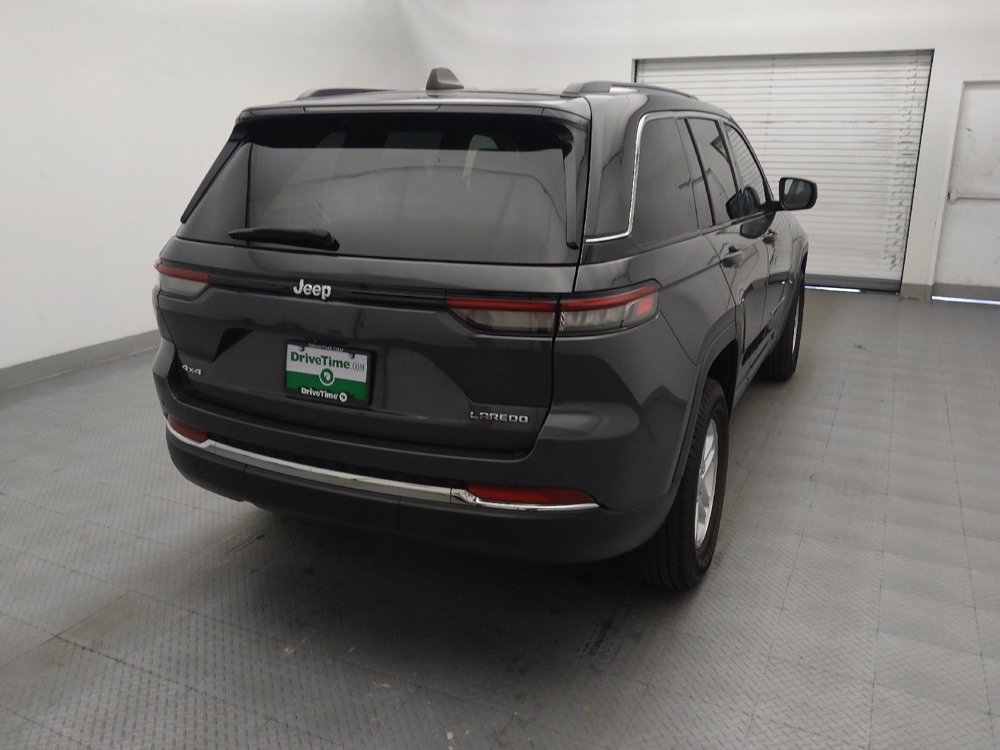 Used 2023 Jeep Grand Cherokee Laredo AWD/4WD image 7