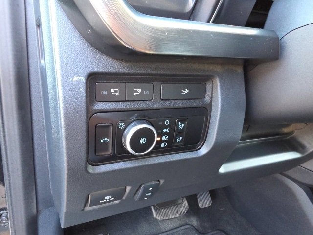 Used 2023 Ford F350 Lariat w/ Chrome Package image 18