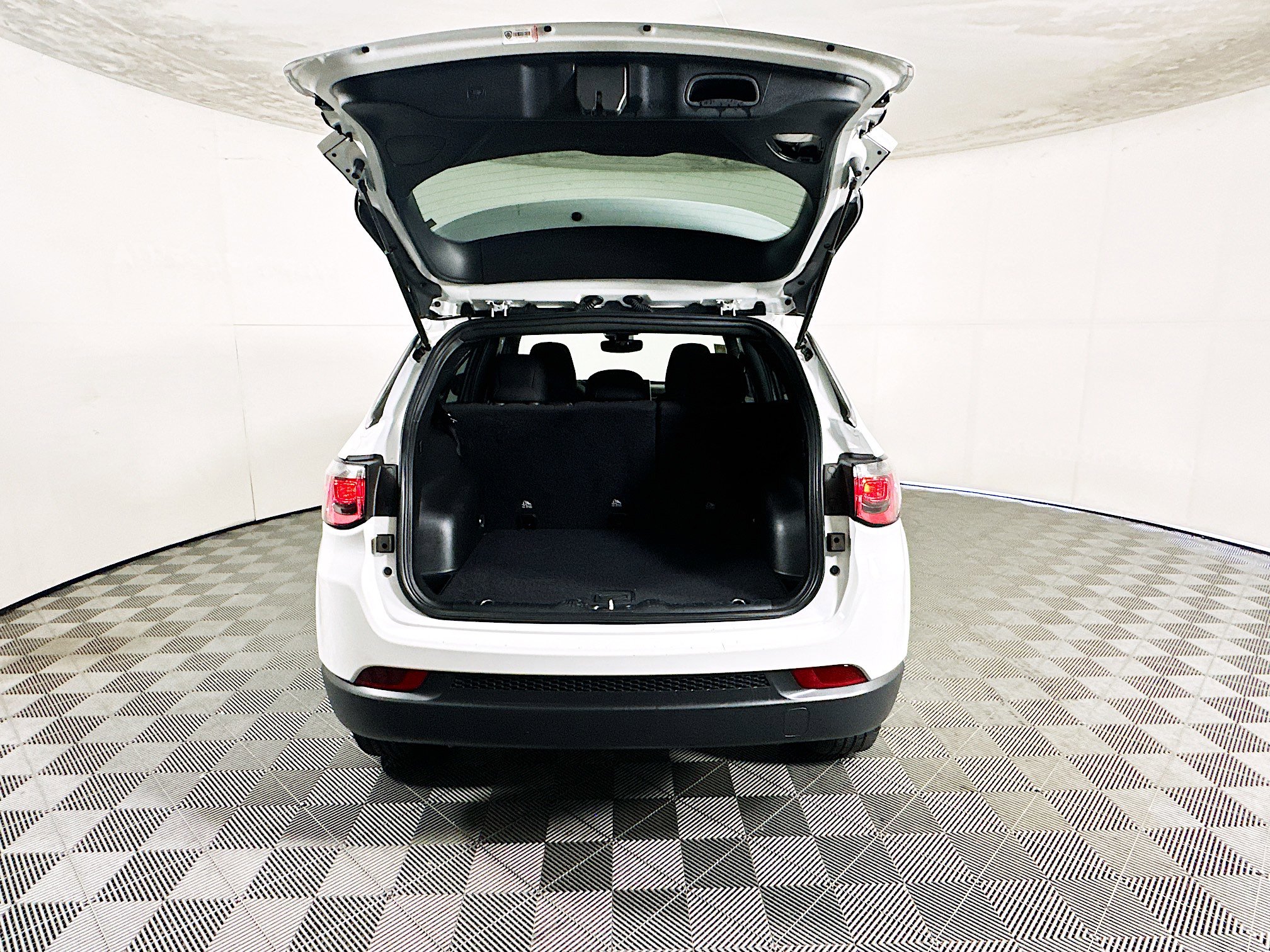 Used 2023 Jeep Compass Sport AWD/4WD image 31