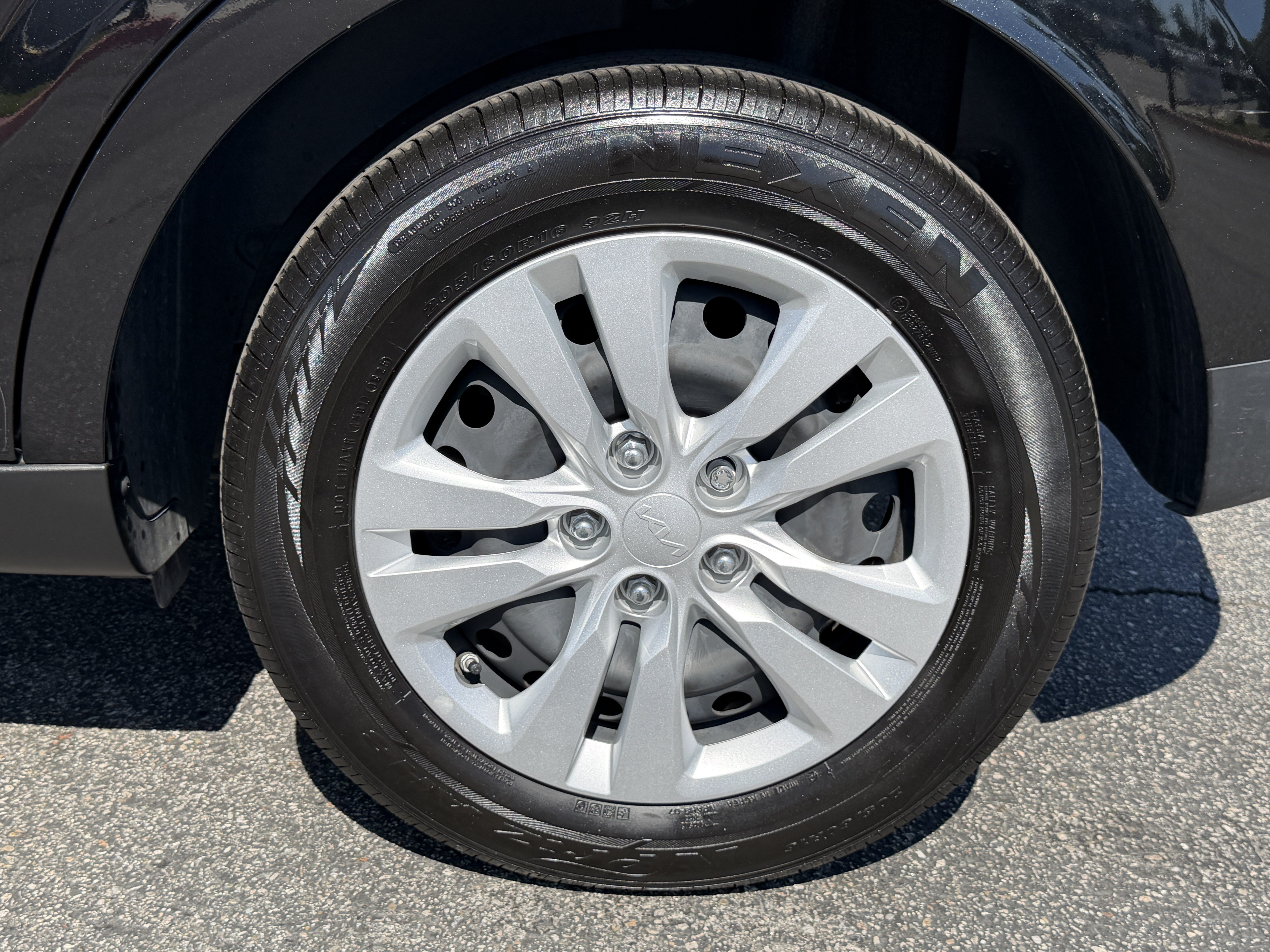 Certified 2025 Kia Soul LX FWD image 11