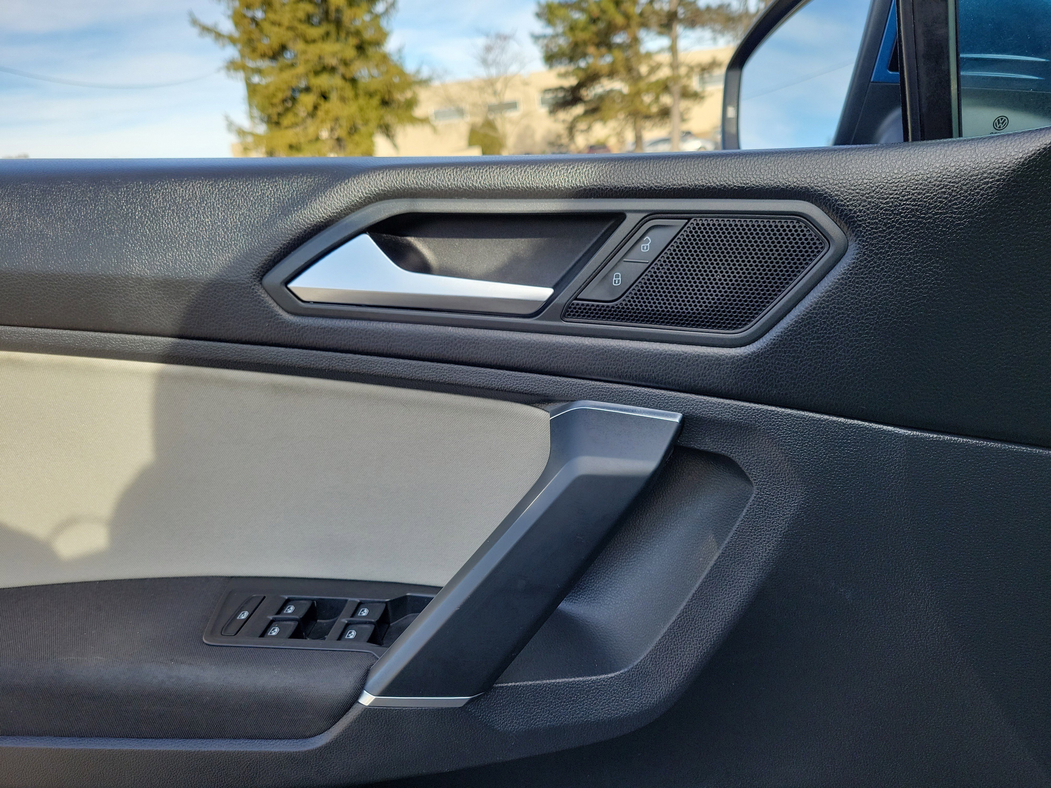 Used 2020 Volkswagen Tiguan S image 17