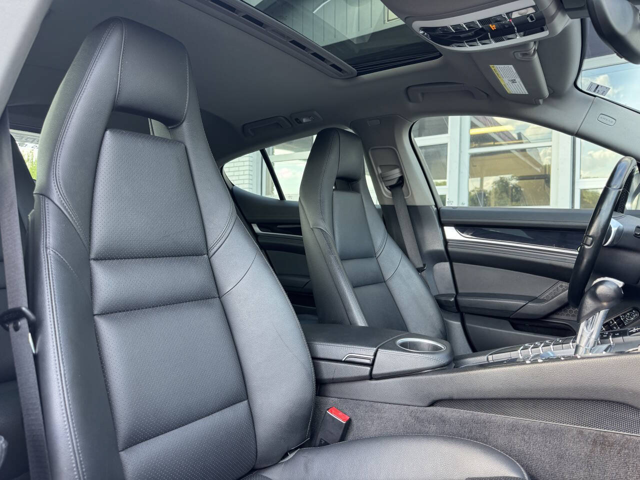 Used 2015 Porsche Panamera S RWD image 35