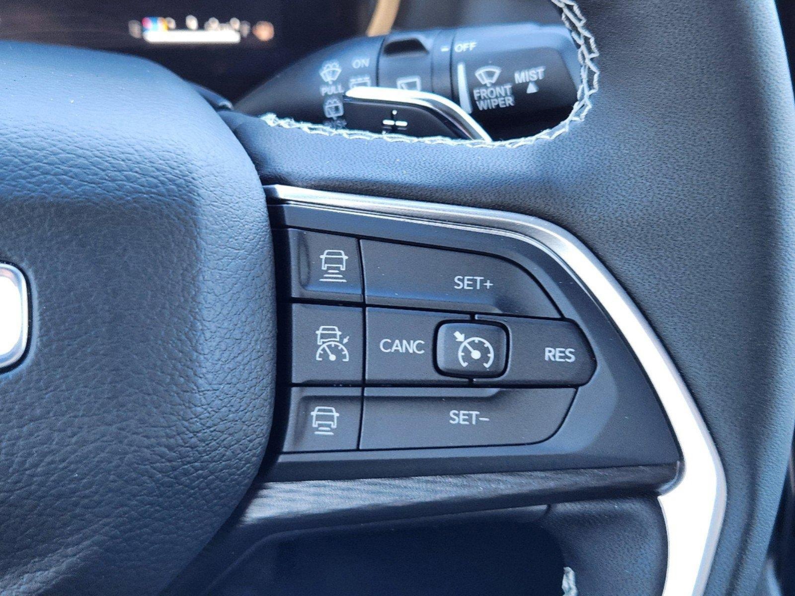 New 2025 Jeep Grand Cherokee Altitude image 24