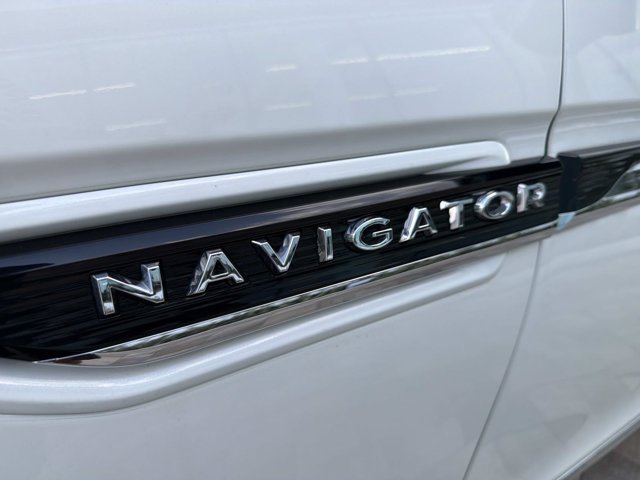 Certified 2023 Lincoln Navigator L Black Label AWD/4WD image 8