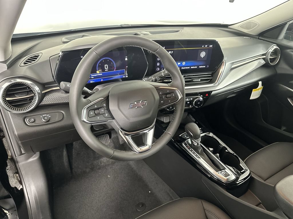 New 2026 Chevrolet Trax ACTIV w/ Sunroof Package FWD image 11