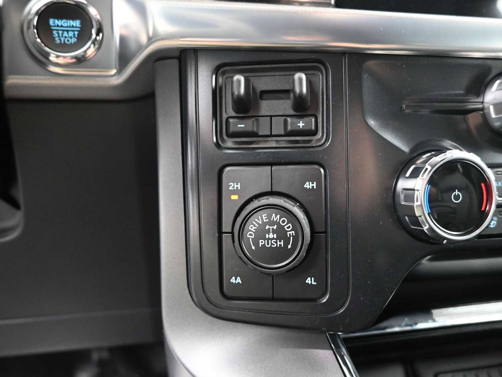 New 2025 Ford F150 Lariat w/ Equipment Group 502A High image 40