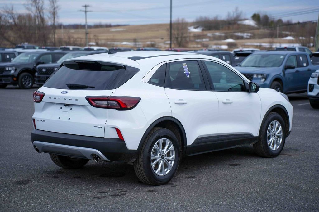 Used 2023 Ford Escape Active image 5