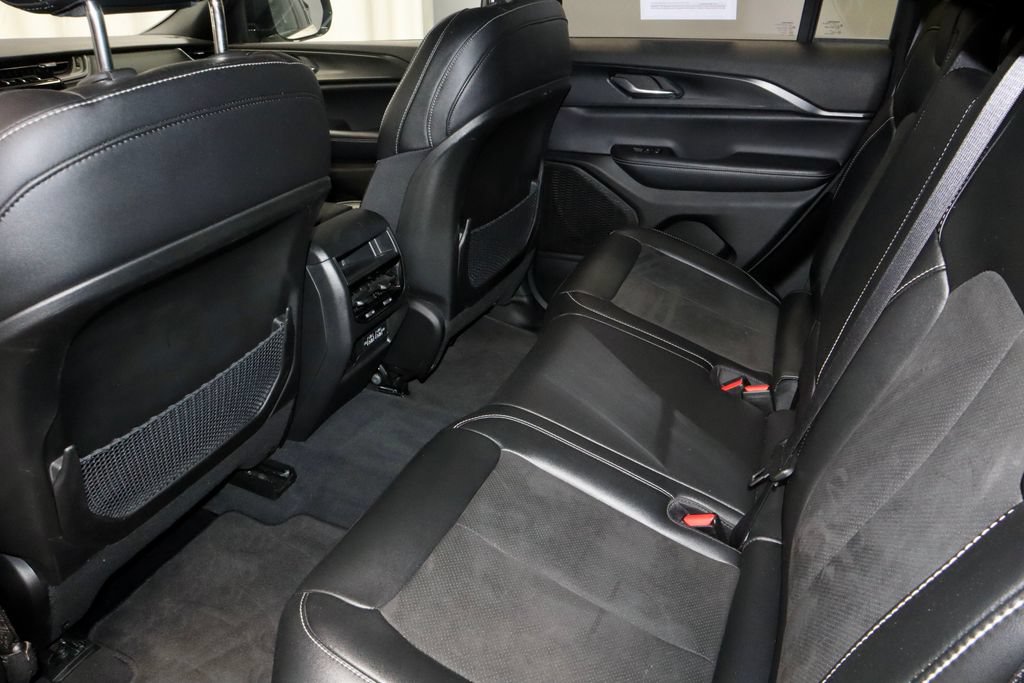 Used 2024 Jeep Grand Cherokee Altitude AWD/4WD image 21