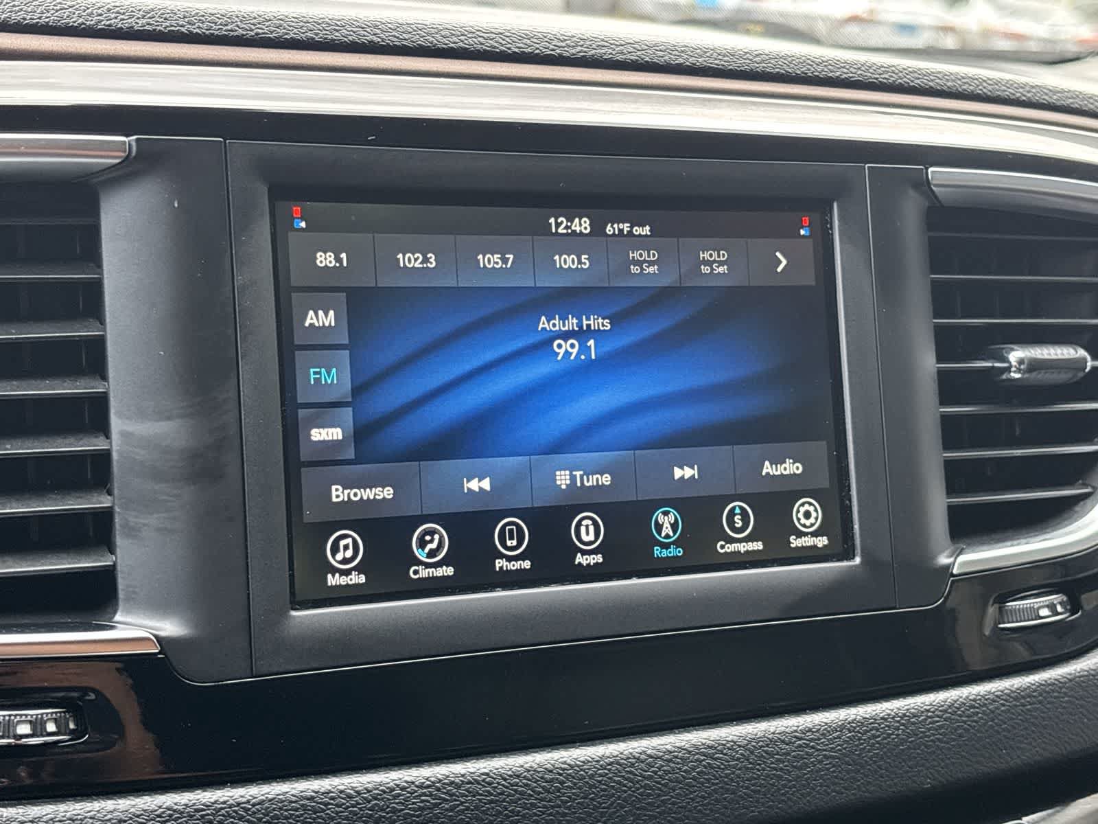 Certified 2020 Chrysler Voyager Lxi FWD image 24