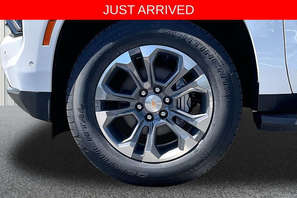 New 2026 Chevrolet Suburban LT w/ Comfort Package AWD/4WD image 10