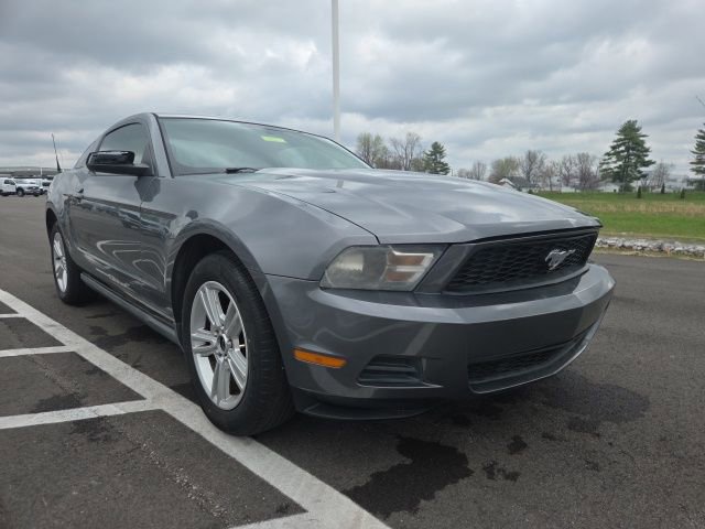 Used 2010 Ford Mustang Premium image 1
