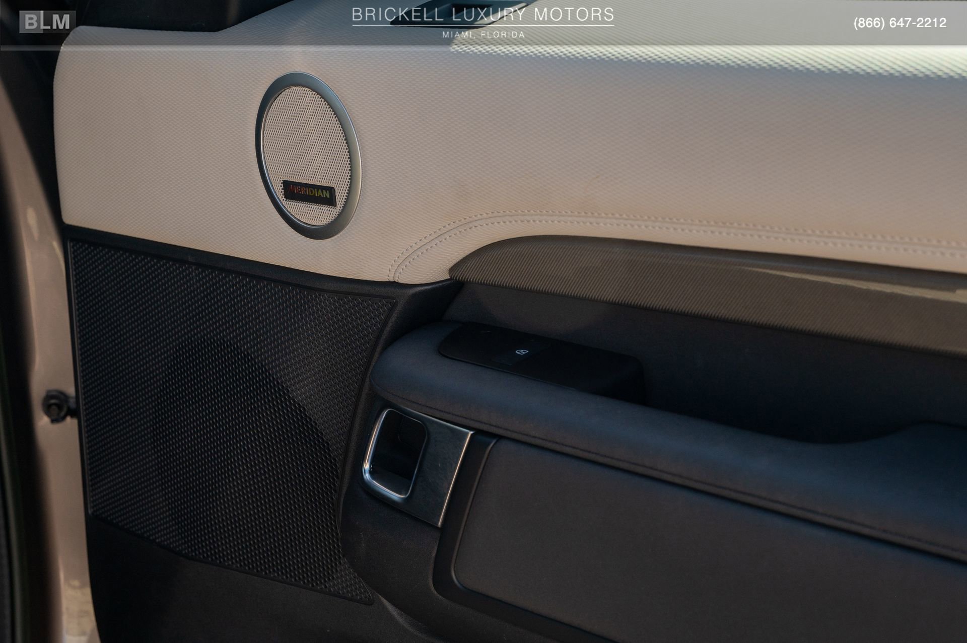 Used 2023 Land Rover Discovery S R-Dynamic image 60