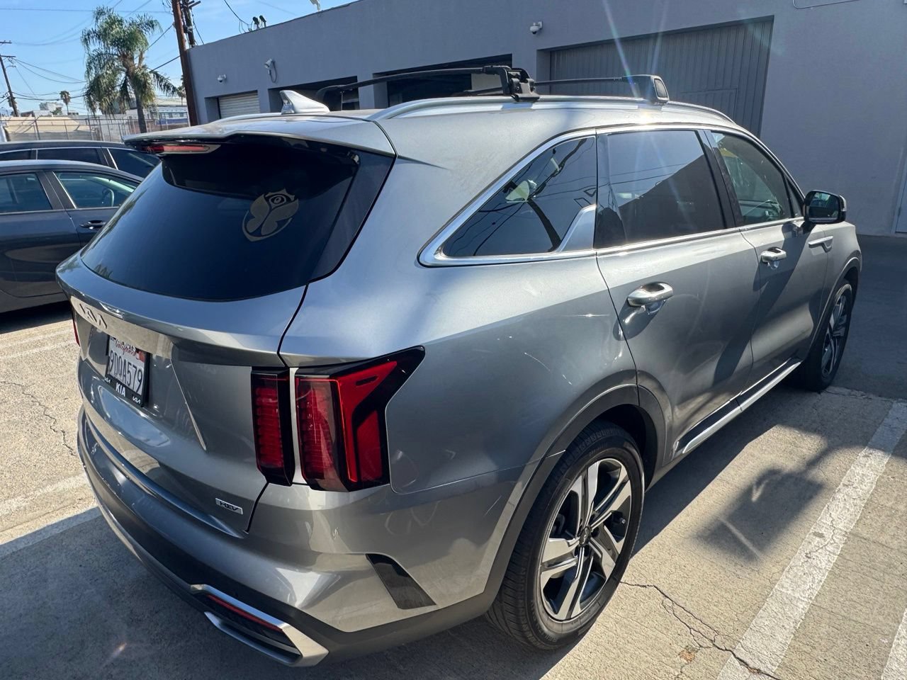Used 2023 Kia Sorento EX w/ Panoramic Sunroof Package AWD/4WD image 3