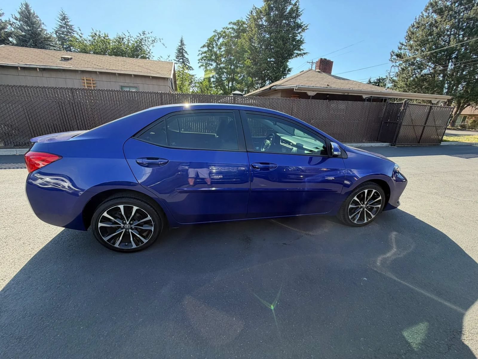 Used 2017 Toyota Corolla SE w/ Body Protection Package FWD image 4