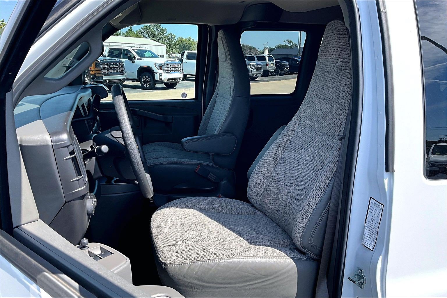 Used 2025 Chevrolet Express 3500 LT w/ LT Preferred Equipment Group RWD image 24