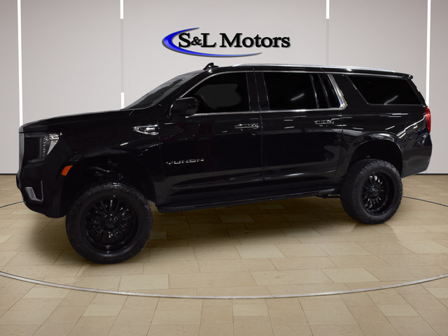 Used 2024 GMC Yukon XL SLT AWD/4WD image 3