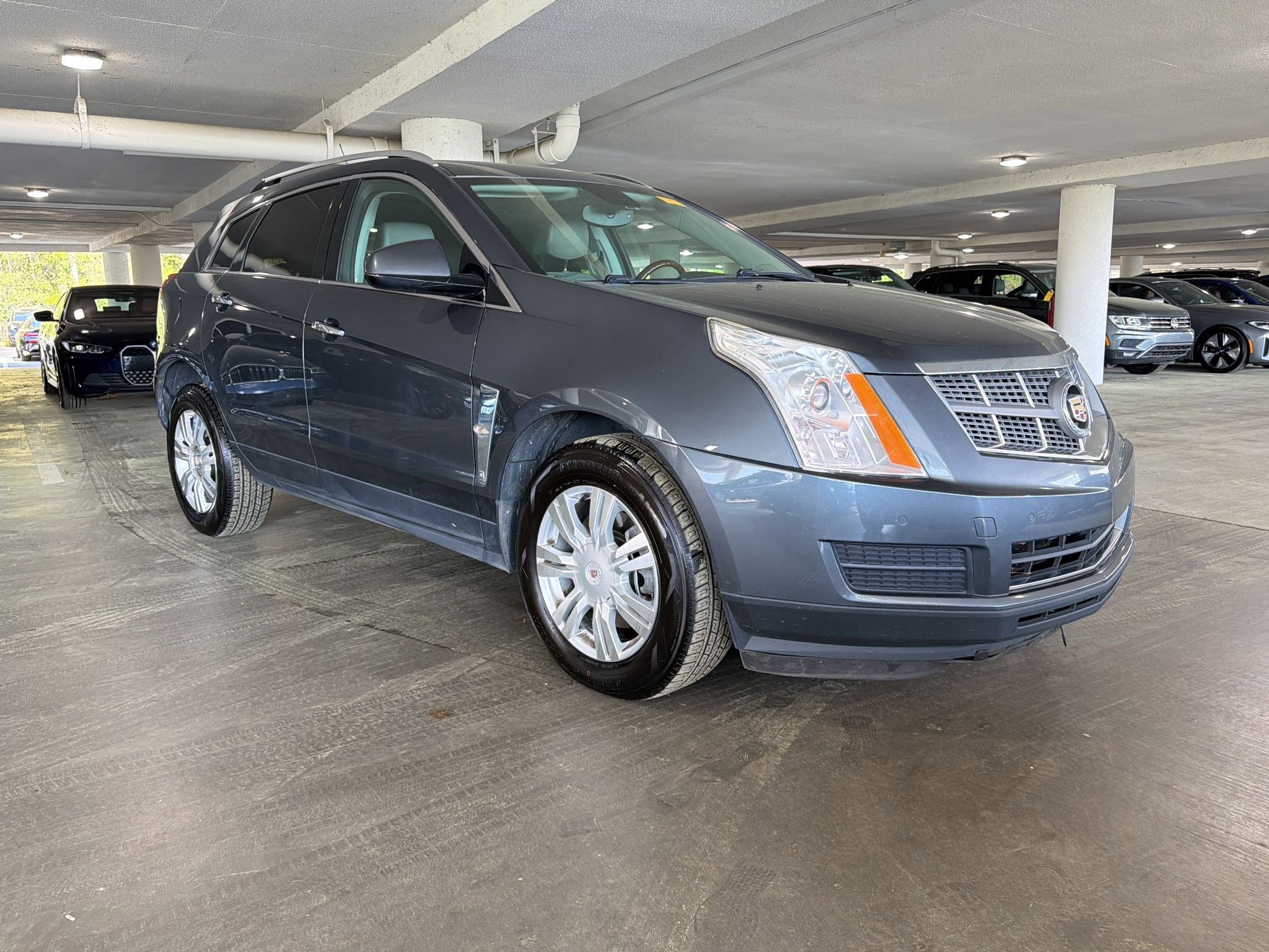 Used 2010 Cadillac SRX Luxury image 5