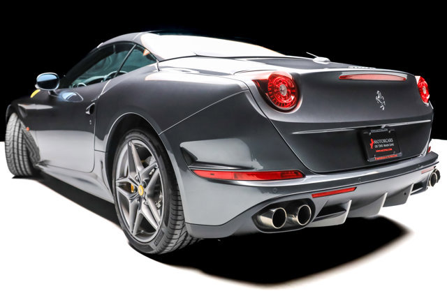 Used 2016 Ferrari California T image 35