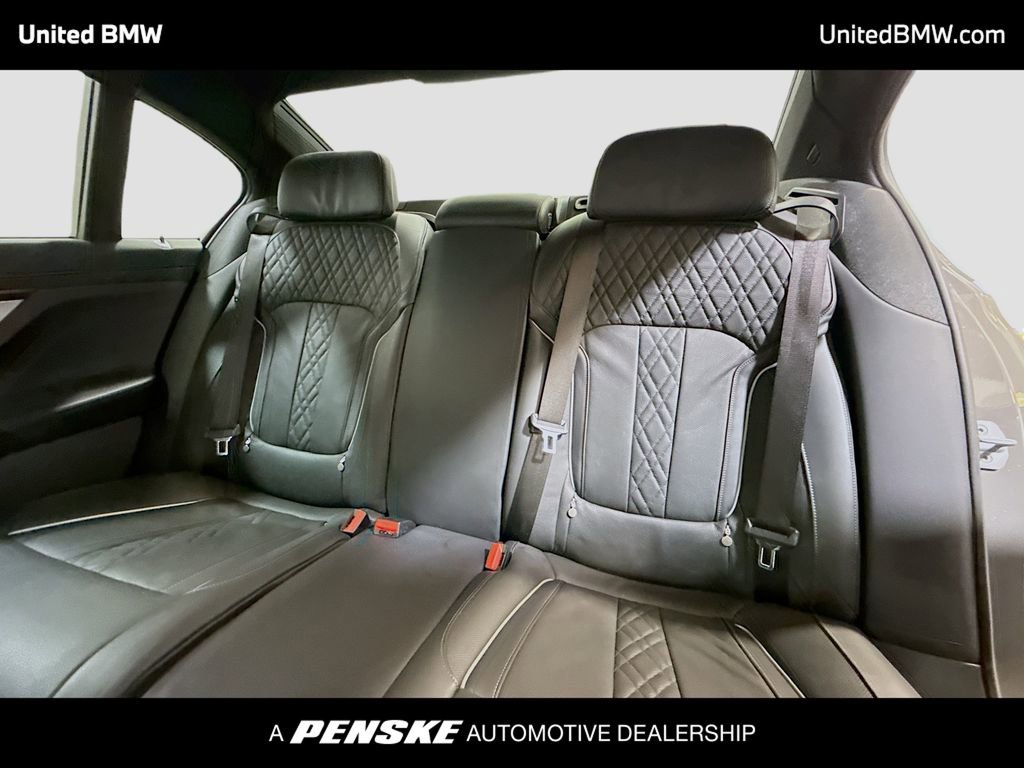 Used 2022 BMW 740i w/ M Sport Package RWD image 13