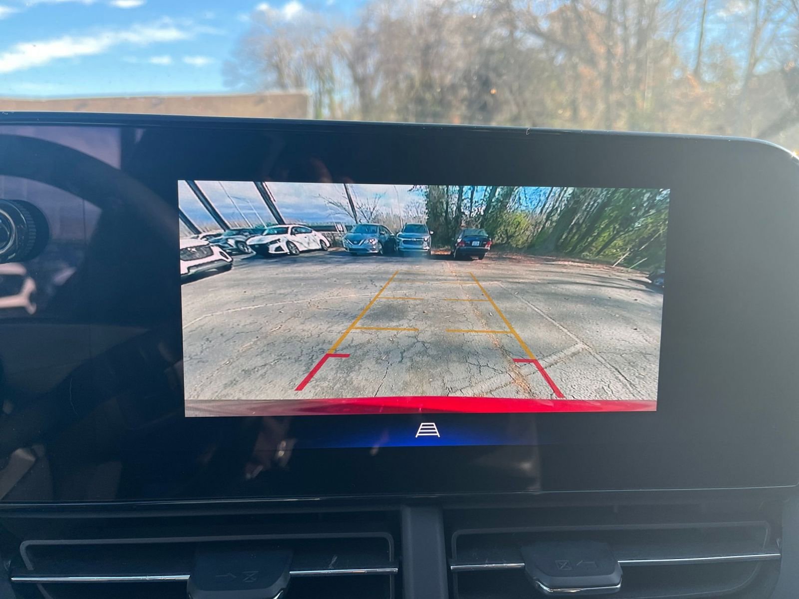 Used 2025 Chevrolet Trax LT image 17