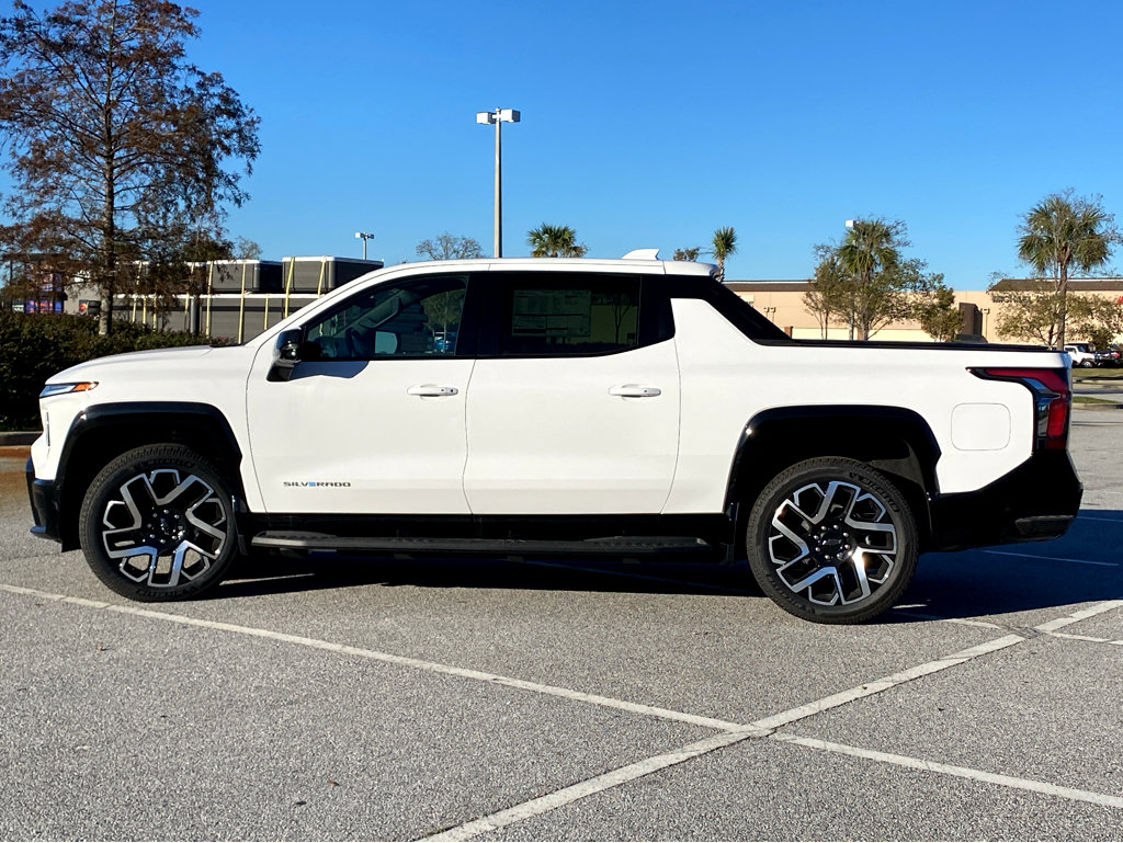 New 2024 Chevrolet Silverado EV RST image 28