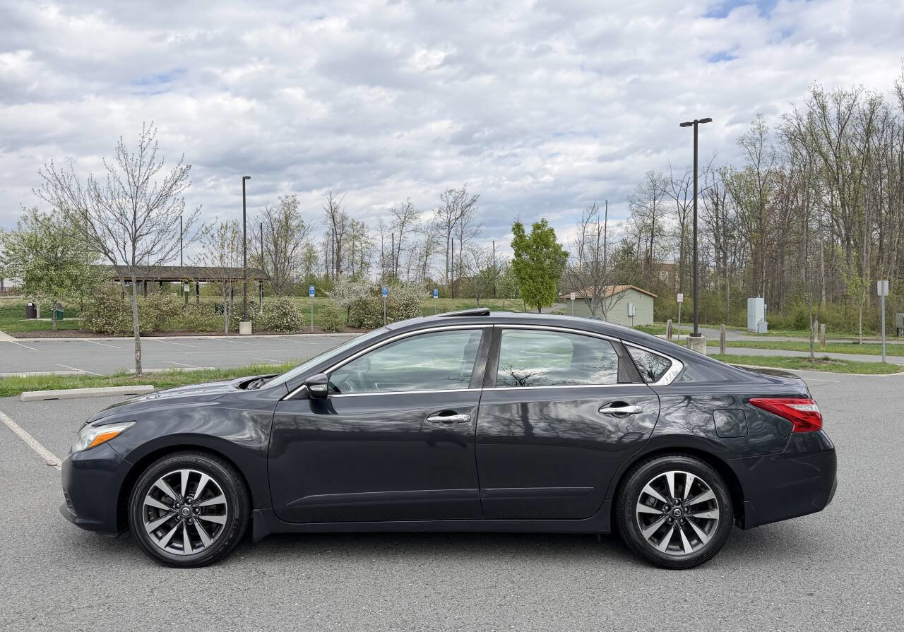 Used 2016 Nissan Altima 2.5 SV w/ Convenience Package image 2