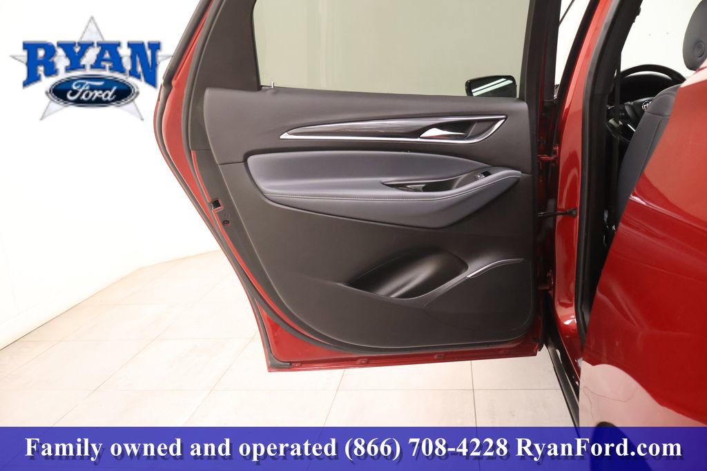 Used 2024 Buick Enclave Premium image 11