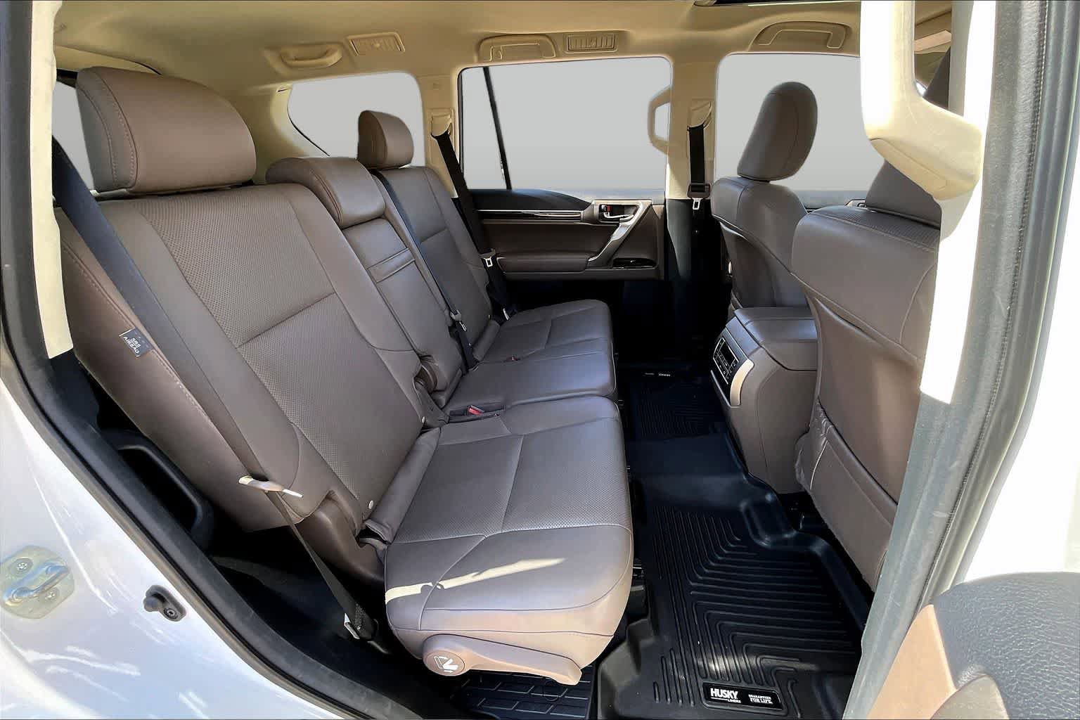 Used 2020 Lexus GX 460 Premium w/ Premium Package AWD/4WD image 19