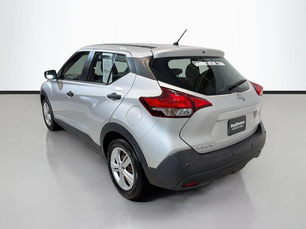 Used 2020 Nissan Kicks S FWD image 7