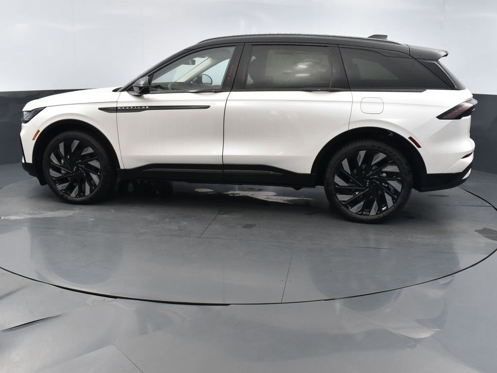 New 2026 Lincoln Nautilus Reserve image 2