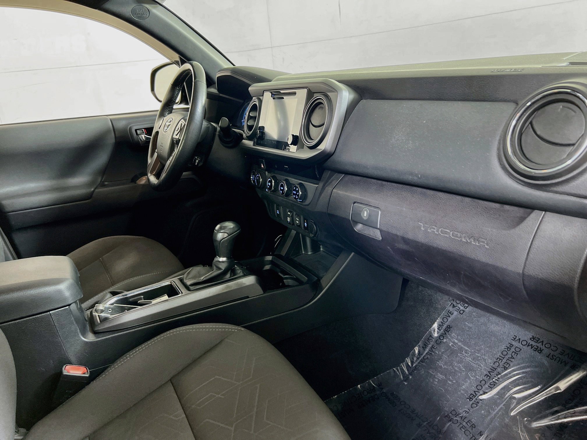 Used 2018 Toyota Tacoma TRD Off-Road AWD/4WD image 27