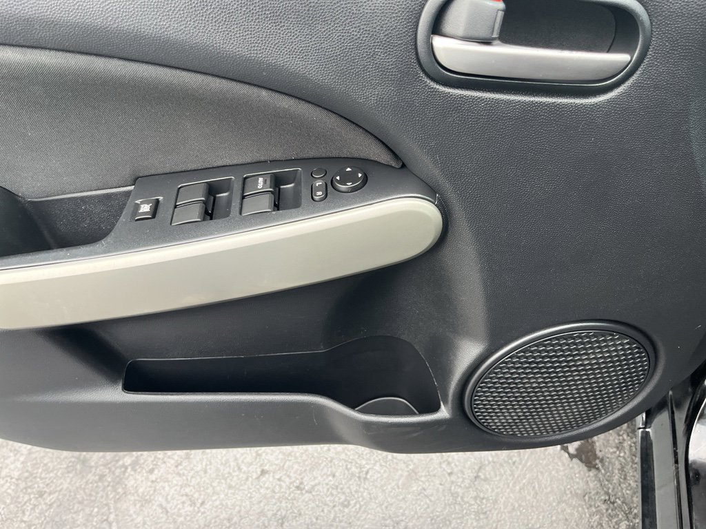 Used 2011 MAZDA MAZDA2 Touring image 9