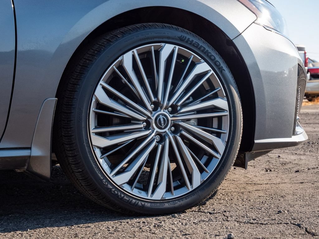Used 2023 Nissan Altima 2.5 SL FWD image 9