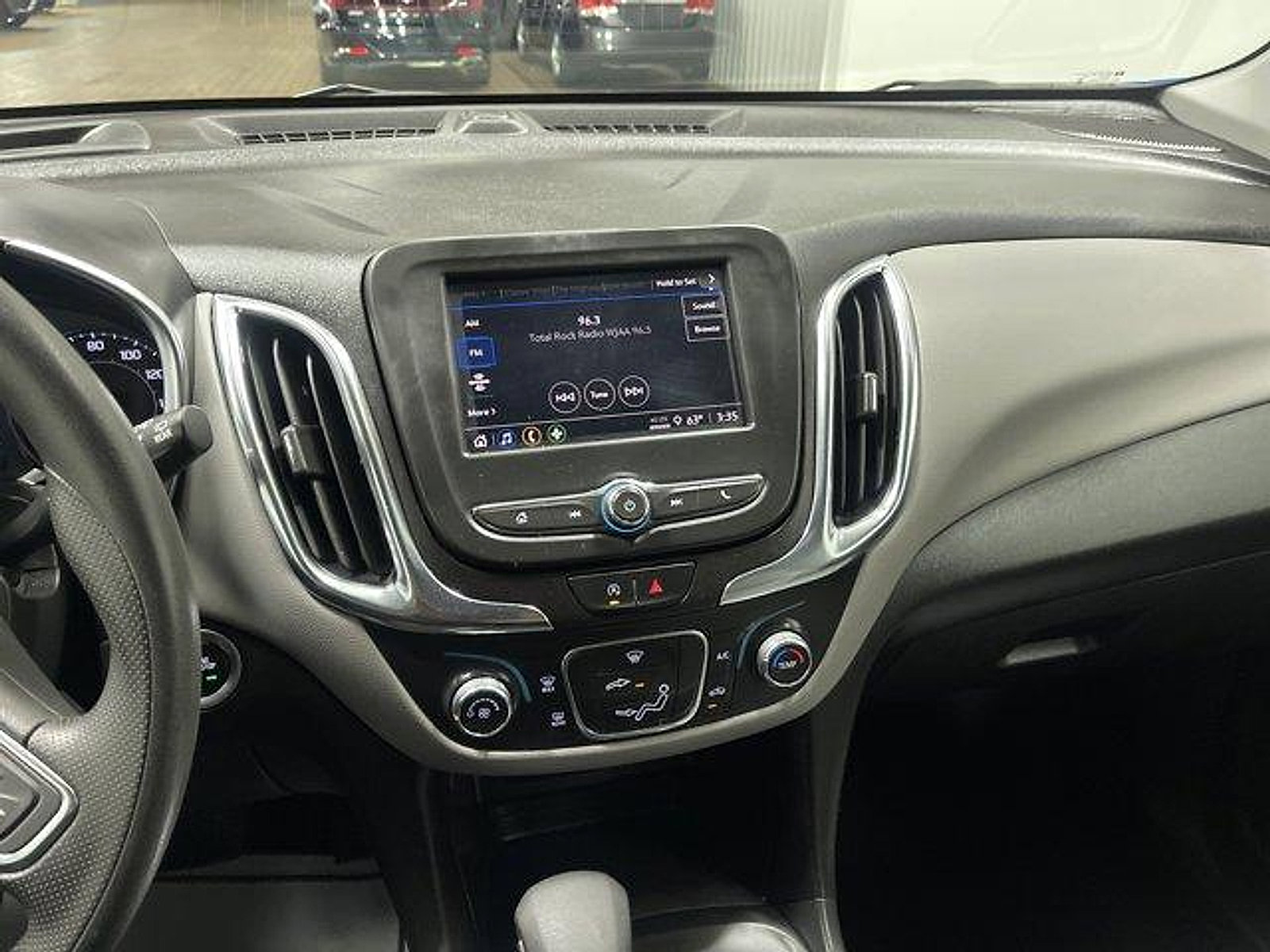 Used 2024 Chevrolet Equinox LS w/ LS Convenience Package FWD image 22