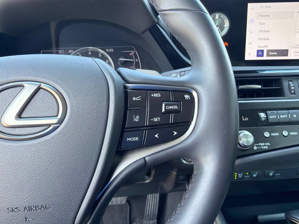 Used 2023 Lexus ES 250 w/ Premium Package AWD/4WD image 18