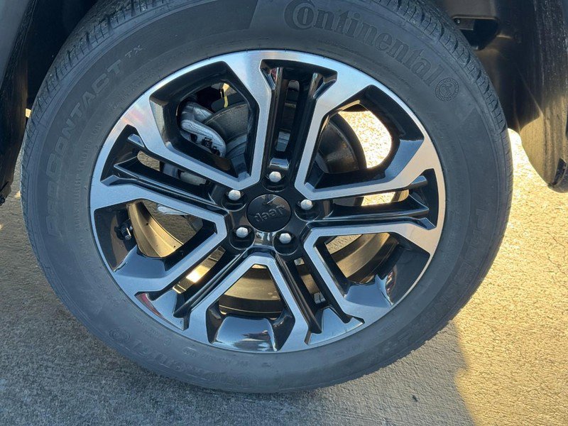 Used 2022 Jeep Compass Limited image 7