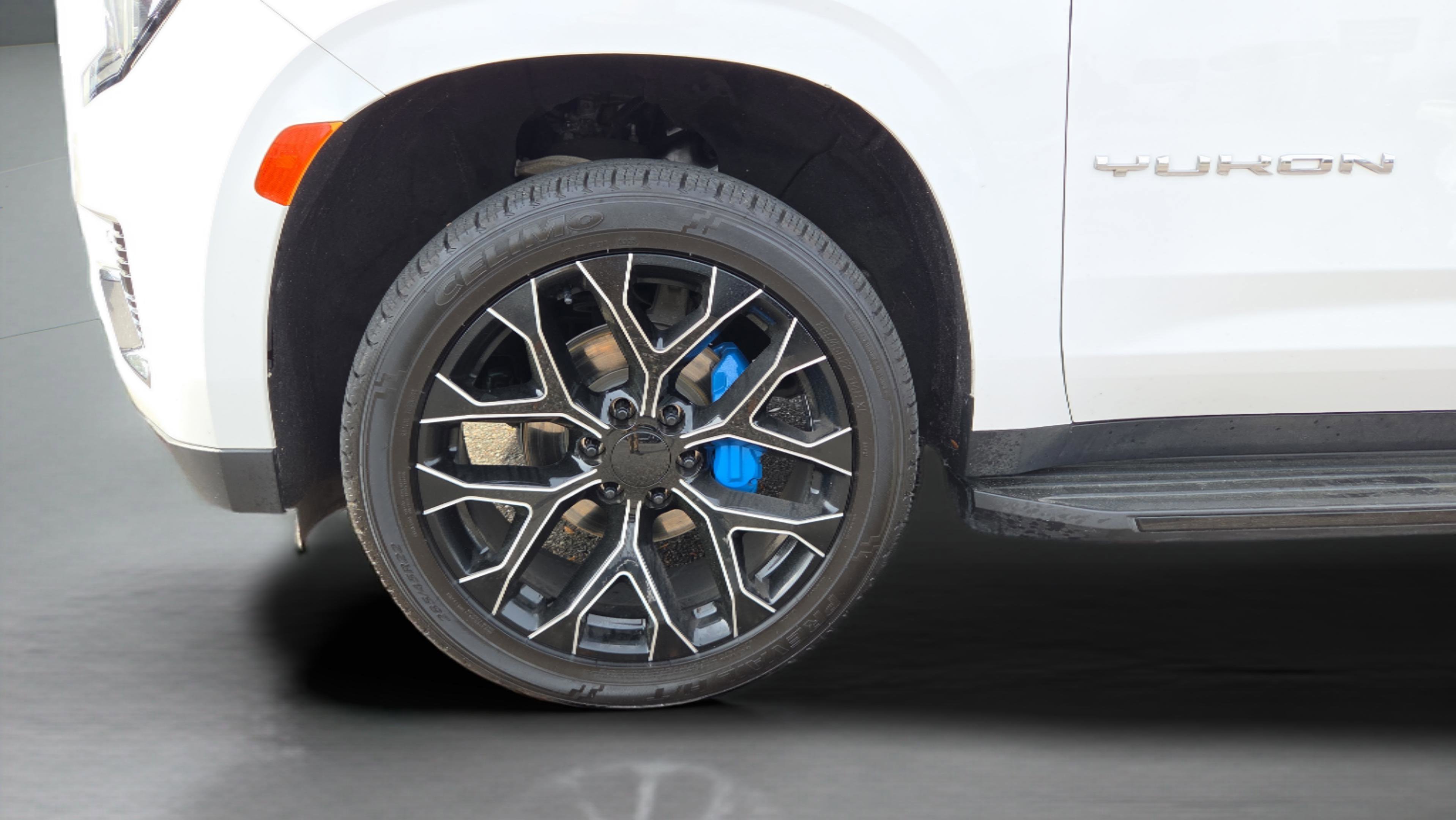 Used 2022 GMC Yukon SLE image 10