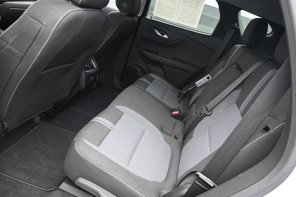Used 2023 Chevrolet Blazer LT FWD image 19