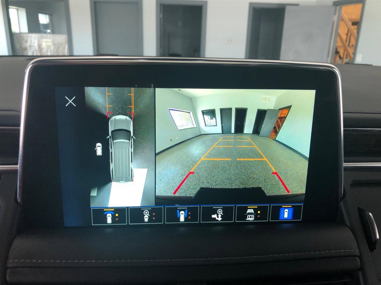 Used 2022 Chevrolet Tahoe LT w/ LT Signature Plus Package image 21