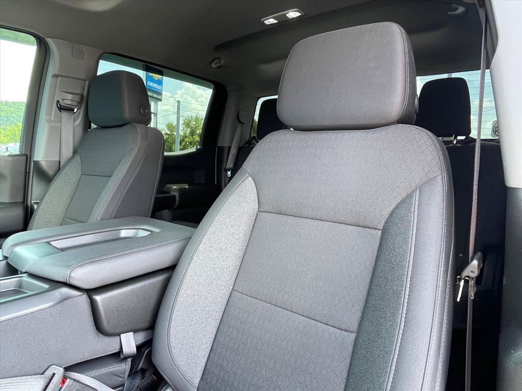 Used 2026 Chevrolet Silverado 1500 Custom w/ LPO, Dark Essentials Package AWD/4WD image 19