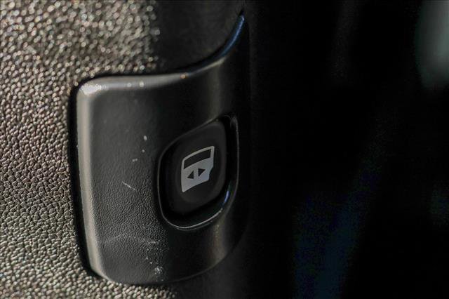 Used 2018 Dodge Grand Caravan SXT w/ Blacktop Package image 21