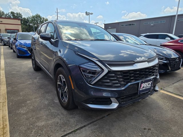 Used 2025 Kia Sportage LX image 3