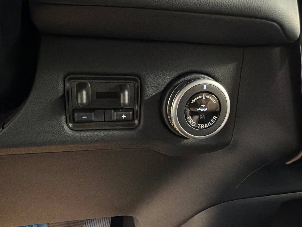New 2026 Lincoln Navigator Reserve w/ Jet Appearance Package AWD/4WD image 18