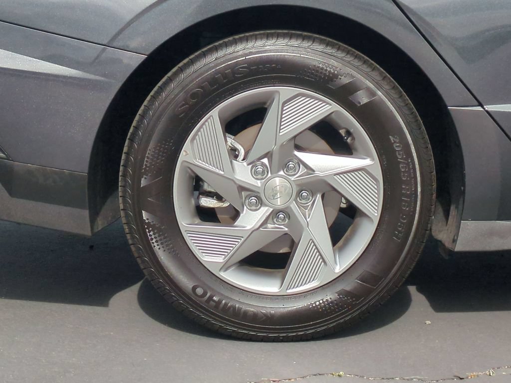 Used 2025 Hyundai Sonata SE FWD image 9