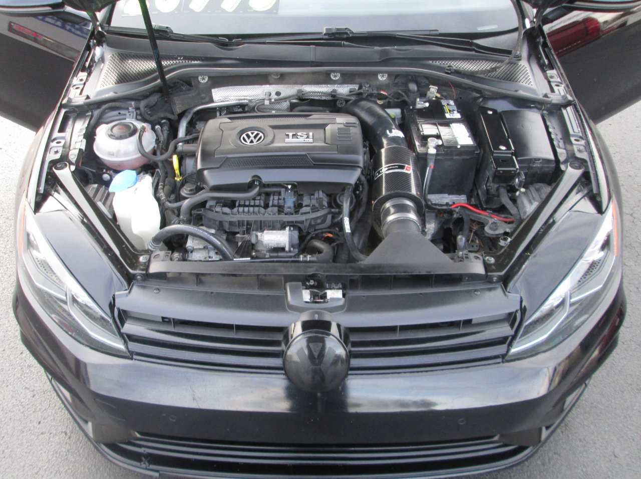 Used 2019 Volkswagen Golf R 4-Door image 8